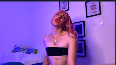 Snapshot of sweetjames2810 chatting on 01-14-25, 08:41 SWEETJAMES online show from 01-14-25, 08:41