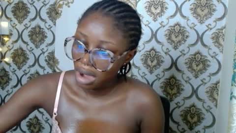 Snapshot of sweetjuicyclit chatting on 03-11-26, 01:28 zuri online show from 03-11-26, 01:28