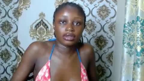 Snapshot of sweetjuicyclit chatting on 03-12-26, 01:34 zuri online show from 03-12-26, 01:34