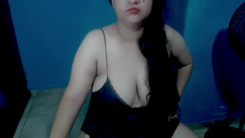 sweetkelly19 online show from 03-25-26, 12:00
