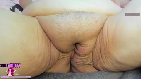 Snapshot of sweetkiitty3 chatting on 01-26-25, 03:47 Jazzy online show from 01-26-25, 03:47