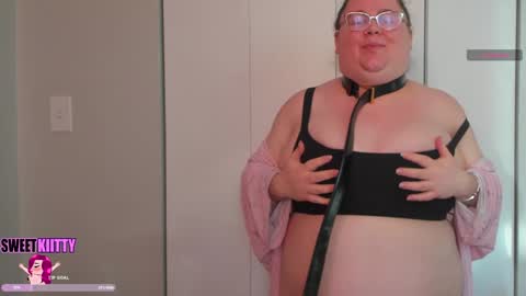 Snapshot of sweetkiitty3 chatting on 01-27-25, 02:13 Jazzy online show from 01-27-25, 02:13