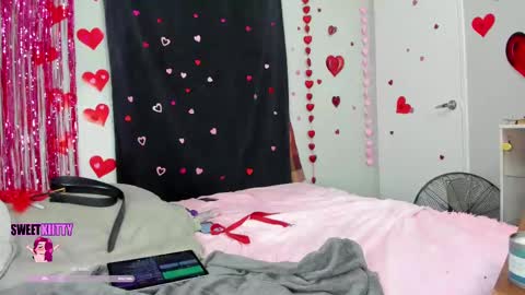 Snapshot of sweetkiitty3 chatting on 02-20-25, 09:44 Jazzy online show from 02-20-25, 09:44