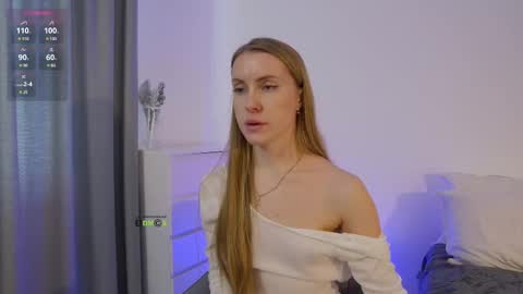 Snapshot of sweetkira1 chatting on 02-11-25, 01:09 SweetKira1 online show from 02-11-25, 01:09