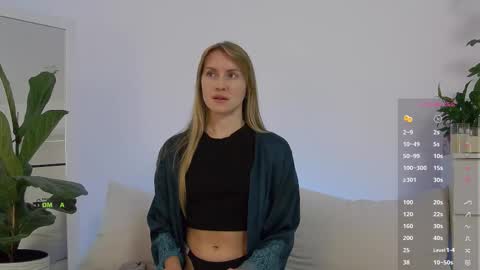 Snapshot of sweetkira1 chatting on 09-24-25, 01:36 SweetKira1 online show from 09-24-25, 01:36