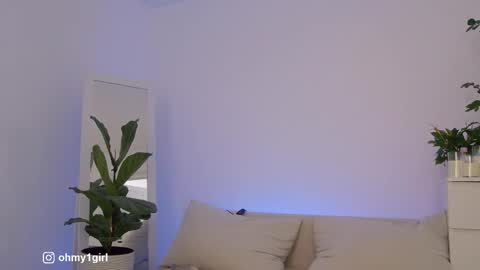 Snapshot of sweetkira1 chatting on 10-24-25, 12:01 SweetKira1 online show from 10-24-25, 12:01