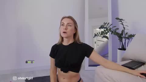 Snapshot of sweetkira1 chatting on 11-14-25, 12:04 SweetKira1 online show from 11-14-25, 12:04