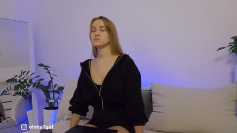 Snapshot of sweetkira1 chatting on 11-24-25, 03:34 SweetKira1 online show from 11-24-25, 03:34