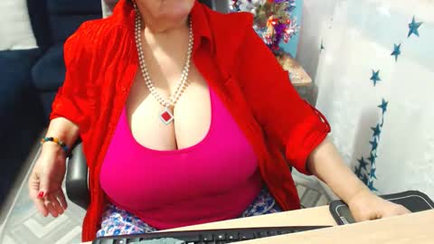 Snapshot of sweetladyrebeka chatting on 01-14-25, 05:34 Rebeka online show from 01-14-25, 05:34