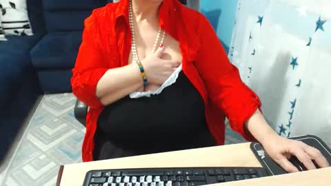 Snapshot of sweetladyrebeka chatting on 02-25-25, 05:04 Rebeka online show from 02-25-25, 05:04