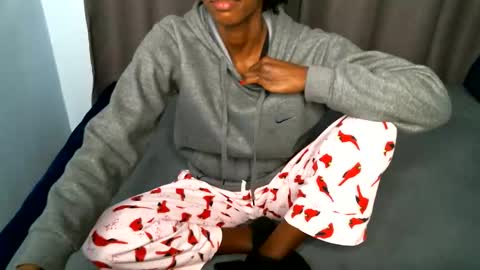 Snapshot of sweetlilly2540 chatting on 10-22-25, 06:51 sweetlilly2540 online show from 10-22-25, 06:51