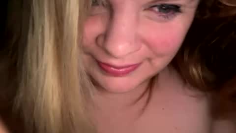 Lisa  online show from 04-18-26, 12:20