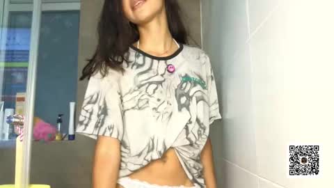 Snapshot of sweetlittlevenus chatting on 09-11-25, 09:37 Venus online show from 09-11-25, 09:37