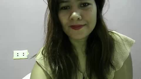 Snapshot of sweetliza20 chatting on 10-22-25, 12:33 Liz online show from 10-22-25, 12:33