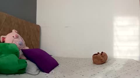 Snapshot of sweetlove_243 chatting on 09-13-25, 11:43 sweetlove 243 online show from 09-13-25, 11:43