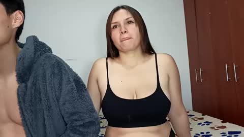 Snapshot of sweetlove_243 chatting on 09-24-25, 11:35 sweetlove 243 online show from 09-24-25, 11:35