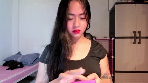 Snapshot of sweetlovepinay04 chatting on 12-05-24, 07:28 Zoe online show from 12-05-24, 07:28