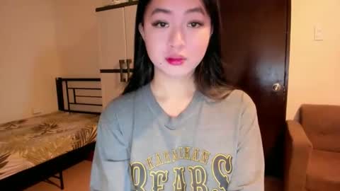 Snapshot of sweetlovepinay04 chatting on 09-12-25, 02:00 Zoe online show from 09-12-25, 02:00