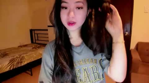 Snapshot of sweetlovepinay04 chatting on 10-18-25, 01:41 Zoe online show from 10-18-25, 01:41