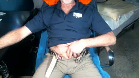 Snapshot of sweetman4a chatting on 06-08-26, 01:22 Michael online show from 06-08-26, 01:22