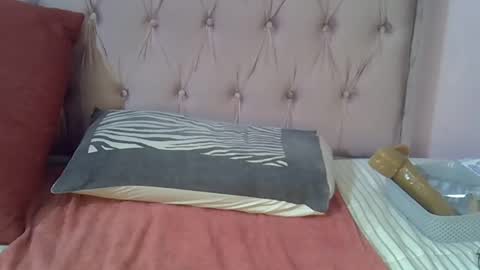 Snapshot of sweetmellowx1 chatting on 03-07-25, 04:46 sweetmellowx1 online show from 03-07-25, 04:46