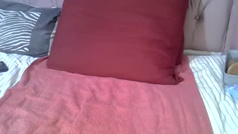 Snapshot of sweetmellowx1 chatting on 03-12-25, 04:02 sweetmellowx1 online show from 03-12-25, 04:02