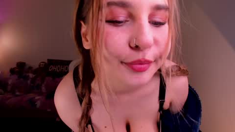 Snapshot of sweetmila1 chatting on 03-16-26, 06:23 Mila online show from 03-16-26, 06:23