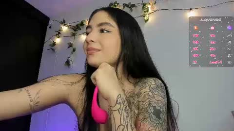 Snapshot of sweetmili133 chatting on 06-17-26, 01:23 sweetmili133 online show from 06-17-26, 01:23