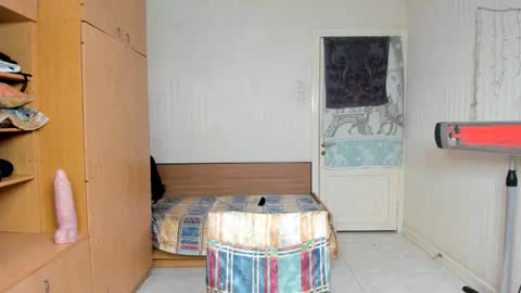 Lorenzo online show from 11-06-25, 05:47