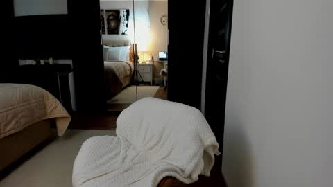 Nicole online show from 01-15-25, 10:06