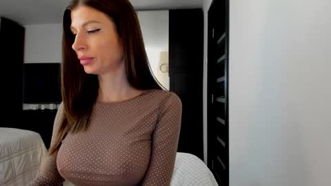 Nicole online show from 09-30-25, 06:07