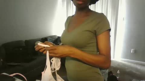 Snapshot of sweetness_cool chatting on 09-14-25, 06:29 sweetness_cool online show from 09-14-25, 06:29