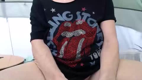 Snapshot of sweetnissapril chatting on 01-14-25, 03:47 April online show from 01-14-25, 03:47