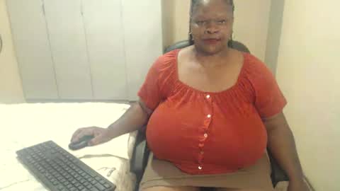 Snapshot of sweetnoziexxx chatting on 01-12-25, 02:24 sweetnoziexxx online show from 01-12-25, 02:24
