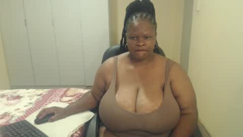Snapshot of sweetnoziexxx chatting on 01-13-25, 12:56 sweetnoziexxx online show from 01-13-25, 12:56