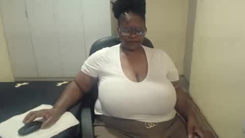 Snapshot of sweetnoziexxx chatting on 02-26-25, 10:58 sweetnoziexxx online show from 02-26-25, 10:58