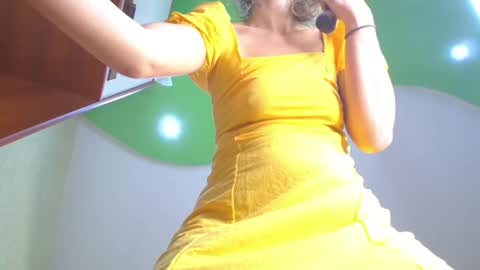 Snapshot of sweetpairfun chatting on 09-22-25, 05:42 Veronica and Alex online show from 09-22-25, 05:42