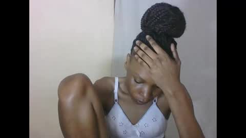 ESTHER online show from 10-16-25, 01:39