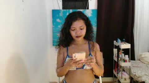 Snapshot of sweetpetitedates chatting on 02-14-25, 02:44 Agathababes online show from 02-14-25, 02:44