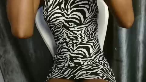 Snapshot of sweetpussy135 chatting on 11-24-25, 04:12 slim ivy online show from 11-24-25, 04:12