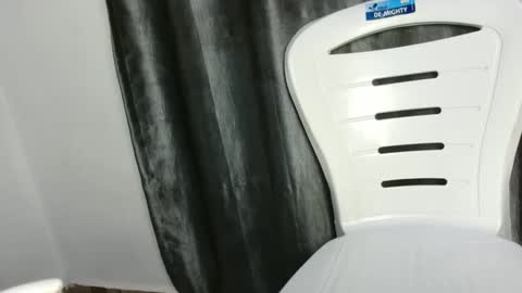 Snapshot of sweetpussy135 chatting on 12-05-25, 03:59 slim ivy online show from 12-05-25, 03:59