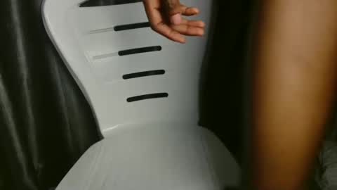 slim ivy online show from 03-23-26, 09:02