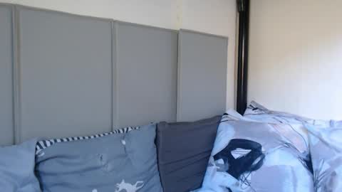 Snapshot of sweetraffy18 chatting on 09-25-25, 12:25 Raffy online show from 09-25-25, 12:25