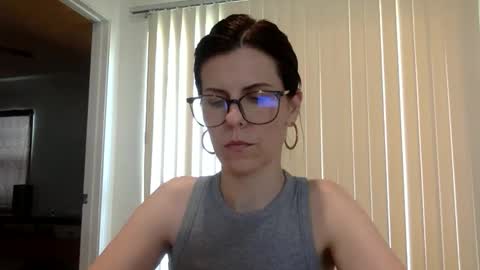 sweetriddance online show from 12-15-25, 06:23