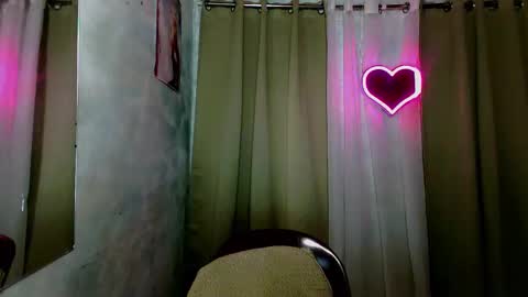 Snapshot of sweetsassyvv chatting on 10-01-25, 01:11 sweetsassyvv online show from 10-01-25, 01:11