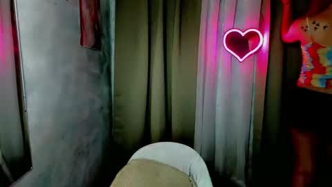 Snapshot of sweetsassyvv chatting on 10-23-25, 02:33 sweetsassyvv online show from 10-23-25, 02:33