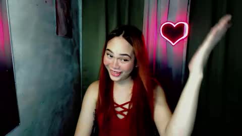 Snapshot of sweetsassyvv chatting on 10-25-25, 08:33 sweetsassyvv online show from 10-25-25, 08:33