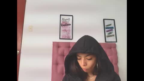 Snapshot of sweetscaarlett chatting on 05-18-26, 02:01 sweetscaarlett online show from 05-18-26, 02:01