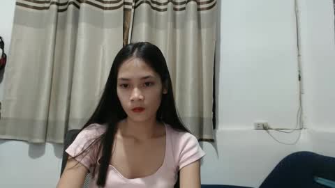 Snapshot of sweetsexygirl20 chatting on 12-11-24, 11:41 Mia online show from 12-11-24, 11:41