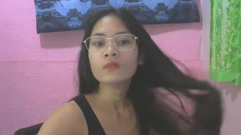 Snapshot of sweetsexygirl20 chatting on 10-18-25, 02:14 Mia online show from 10-18-25, 02:14